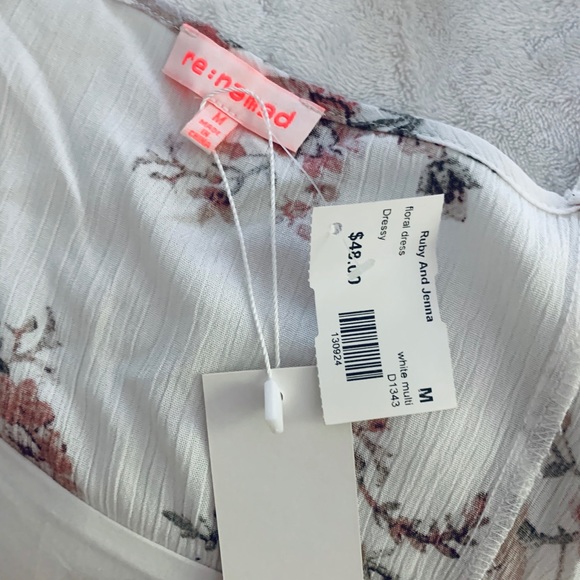 White floral wrap dress - Picture 3 of 3